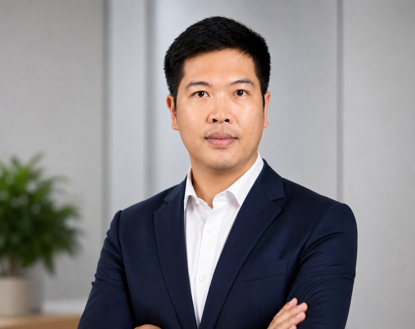 创始人 Phone Myint 医生